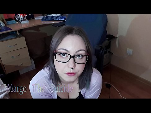 ❤️ Msichana Mrembo aliye na Miwani Anamnyonya Dildo kwa Kina kwenye Kamera Pononi kuu kwa sw.hentaisea-com.ru ❌️